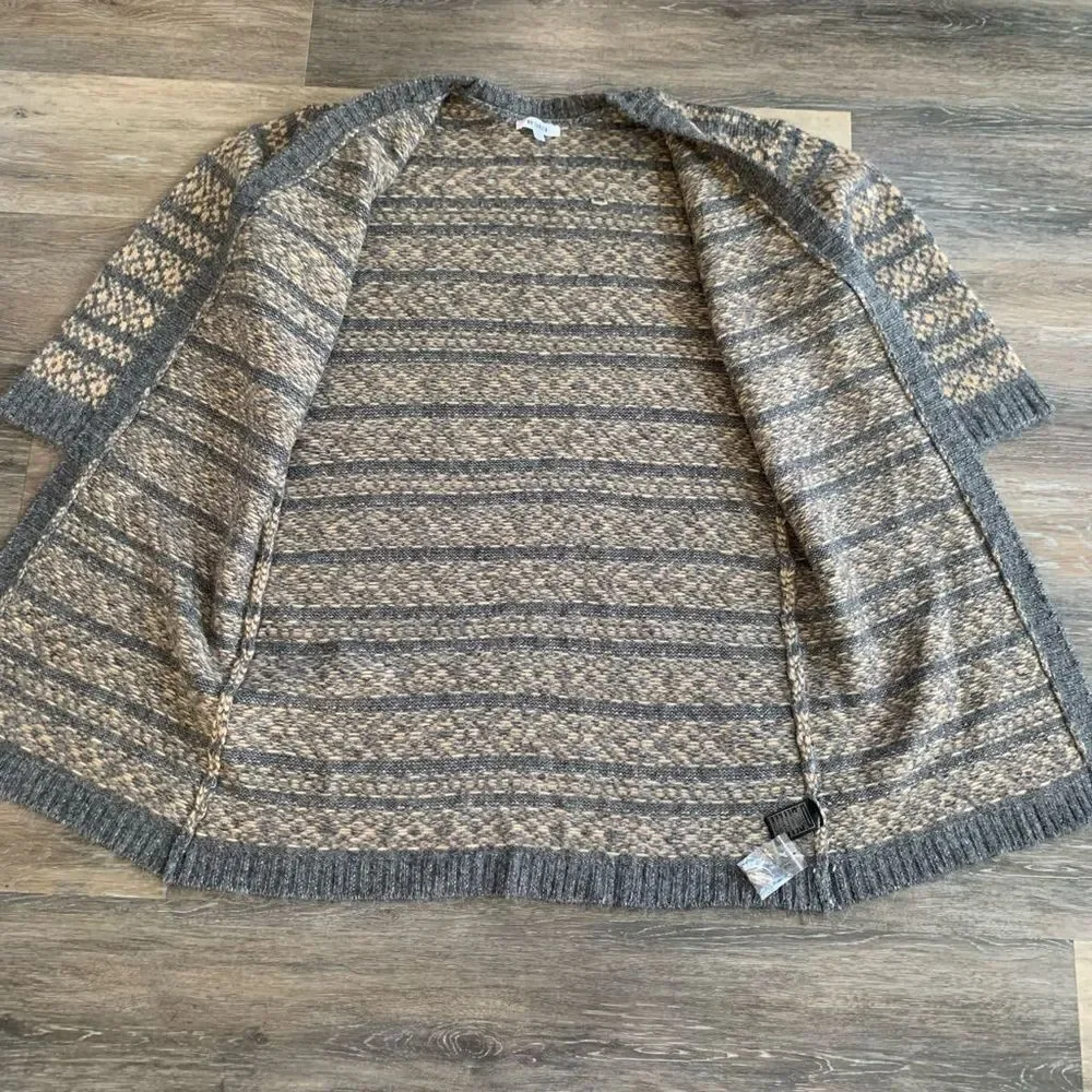 BB Dakota cardigan medium length soft fuzzy size large